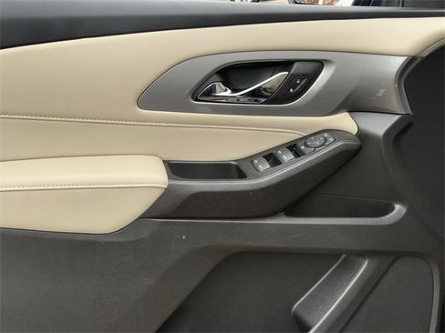 Used 2023 Chevrolet Traverse LS image 24