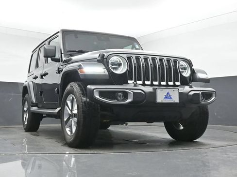 Used 2021 Jeep Wrangler Unlimited Sahara AWD/4WD image 32