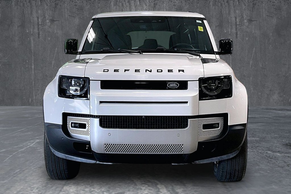 Used 2025 Land Rover Defender 110 S AWD/4WD image 2