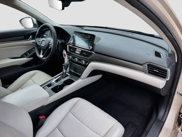 Used 2018 Honda Accord Touring image 13