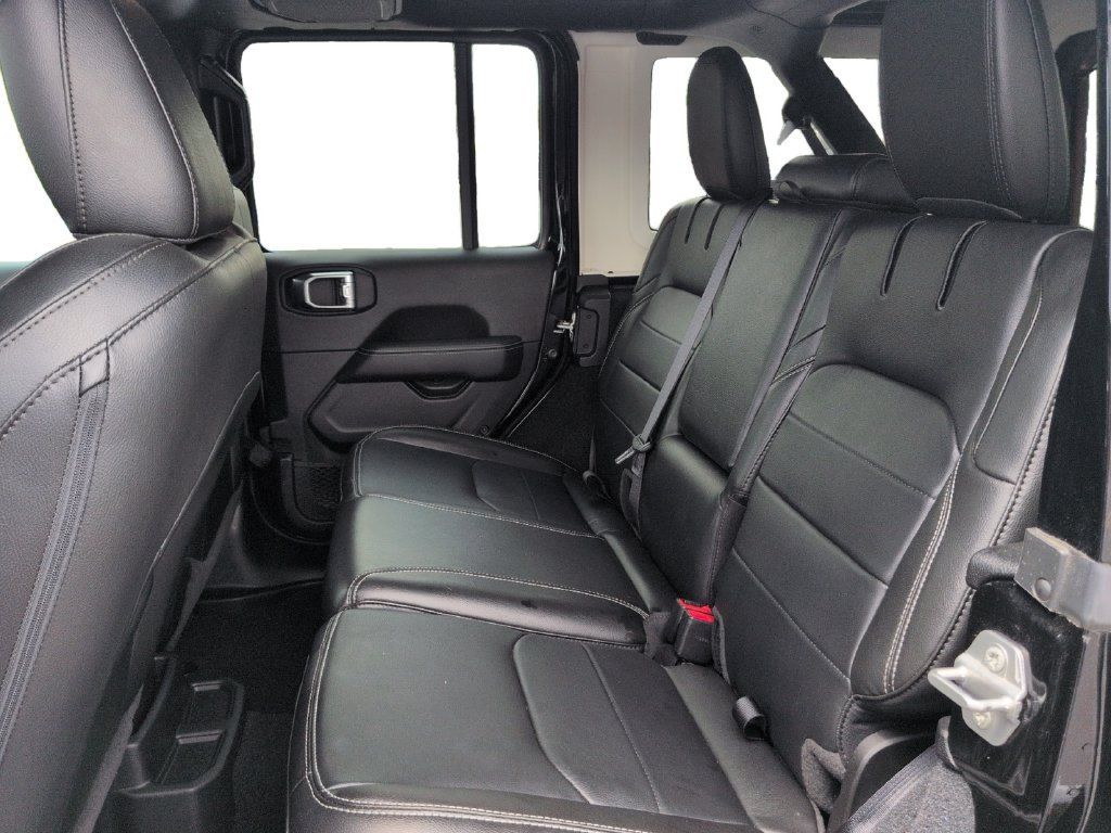Used 2022 Jeep Wrangler Unlimited Sahara w/ Cold Weather Group AWD/4WD image 24