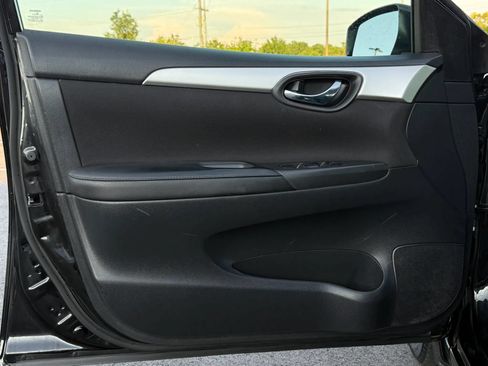 Used 2019 Nissan Sentra S FWD image 7