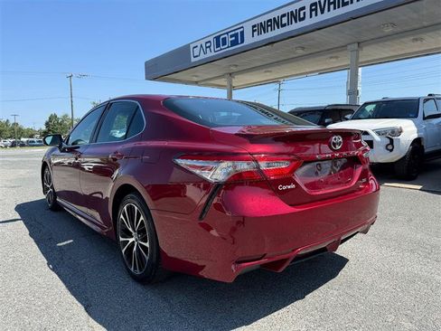 Used 2018 Toyota Camry SE FWD image 8