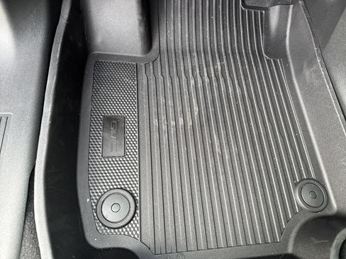 New 2026 GMC Terrain Denali w/ LPO, Floor Liner Package image 17