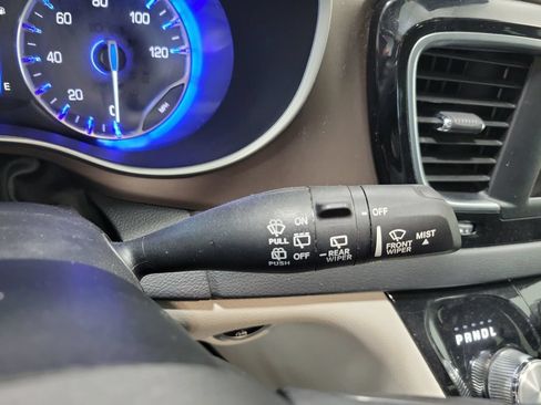 Used 2023 Chrysler Voyager LX FWD image 40
