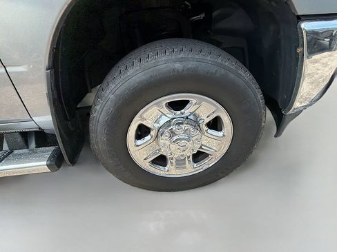 Used 2024 RAM 2500 Tradesman w/ Chrome Appearance Group AWD/4WD image 10