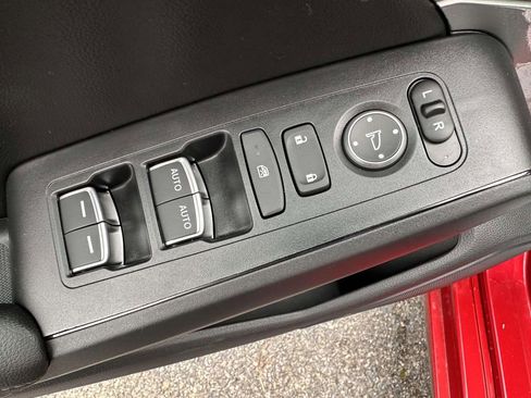 Used 2025 Acura Integra FWD image 9