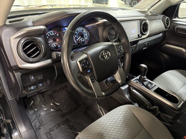 Used 2022 Toyota Tacoma SR5 AWD/4WD image 16
