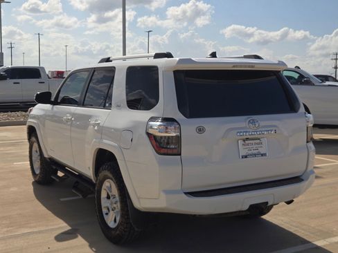 Used 2022 Toyota 4Runner SR5 Premium w/ Moonroof Package AWD/4WD image 6