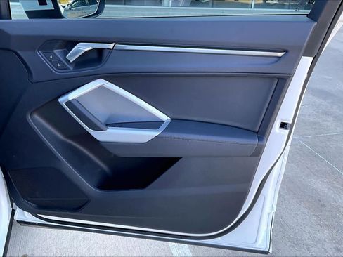 Certified 2025 Audi Q3 2.0T Premium w/ Convenience Package image 21