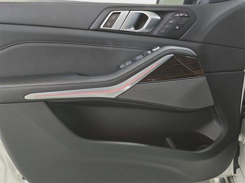 Certified 2024 BMW X7 xDrive40i w/ Premium Package image 23