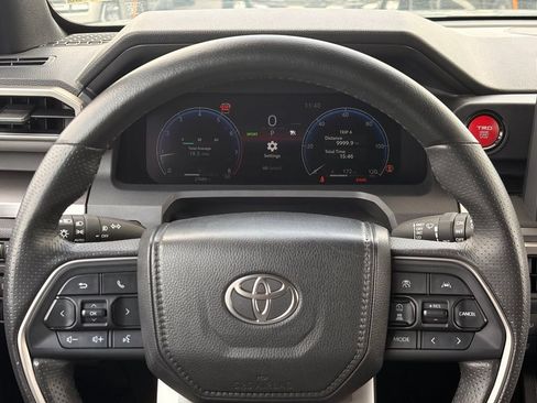 Used 2025 Toyota 4Runner TRD Off-Road AWD/4WD image 15