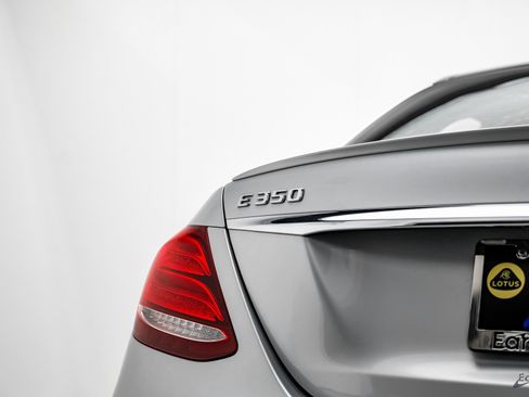 Used 2020 Mercedes-Benz E 350 4MATIC Sedan w/ Parking Assistance Package image 28