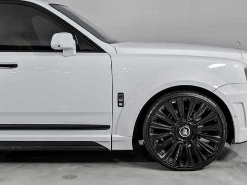 Used 2022 Rolls-Royce Cullinan image 15