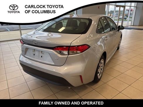 Used 2023 Toyota Corolla LE w/ Carpet Mat Package (TMS) FWD image 7