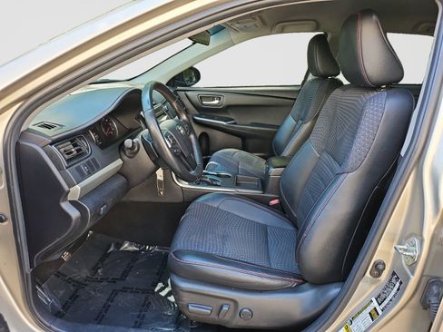 Used 2015 Toyota Camry SE FWD image 20