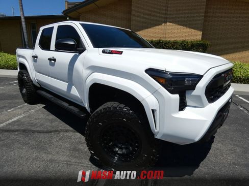 Used 2024 Toyota Tacoma SR RWD image 5