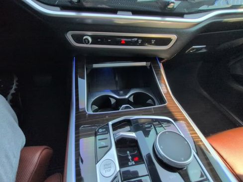 Used 2023 BMW X7 xDrive40i w/ Premium Package AWD/4WD image 21