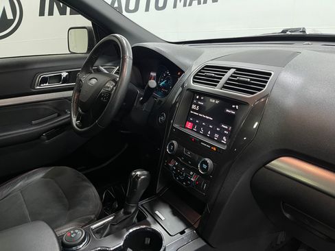 Used 2019 Ford Explorer XLT w/ Equipment Group 202A image 21