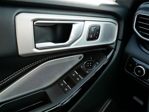 Used 2023 Ford Explorer ST w/ Equipment Group 401A image 15