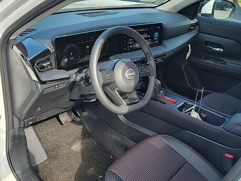 Used 2025 Nissan Kicks SR image 23