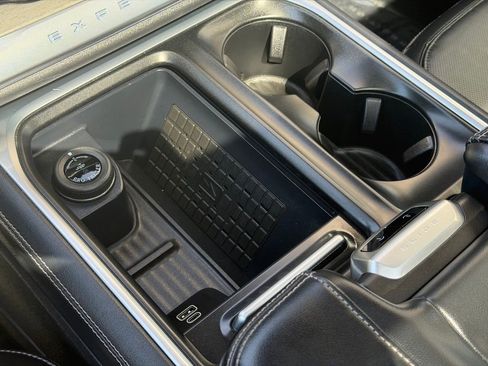 Used 2025 Ford Expedition Platinum AWD/4WD image 14