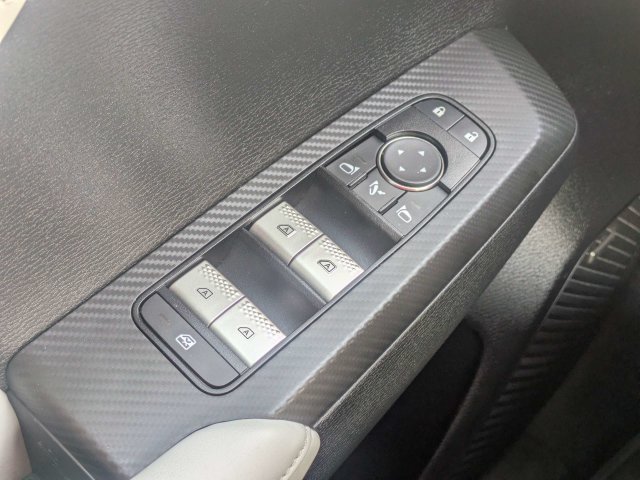 Used 2025 Mitsubishi Outlander SE FWD image 25