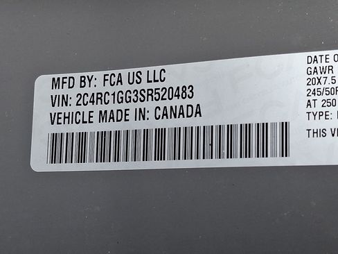 Used 2025 Chrysler Pacifica Limited FWD image 29