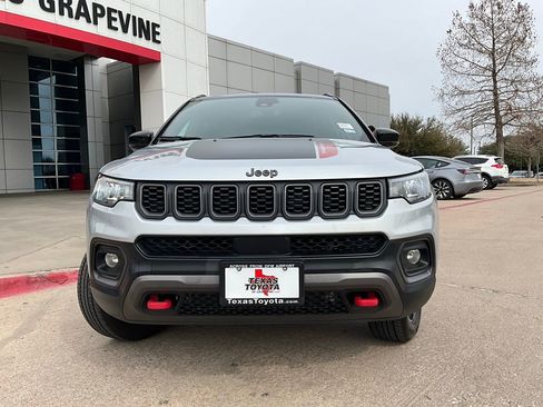 Used 2025 Jeep Compass Trailhawk w/ Trailer Tow Group image 3