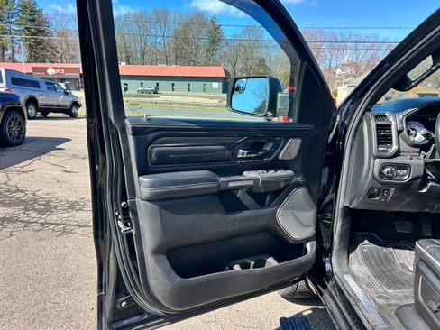 Used 2021 RAM 1500 Limited AWD/4WD image 14