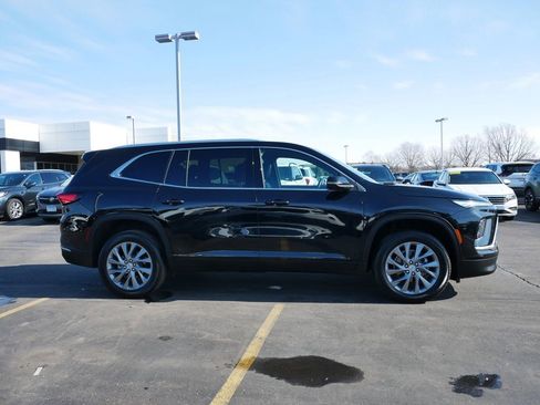 Used 2025 Buick Enclave Preferred image 8