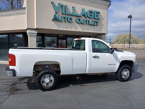 Used 2008 Chevrolet Silverado 2500 W/T w/ Snow Plow Prep Package image 2