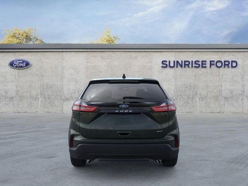 New 2024 Ford Edge SE image 5