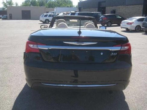 Used 2012 Chrysler 200 Touring image 8