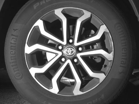 Used 2023 Toyota Corolla Cross AWD Hybrid image 11