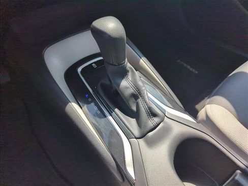 Used 2025 Toyota Corolla LE FWD image 18