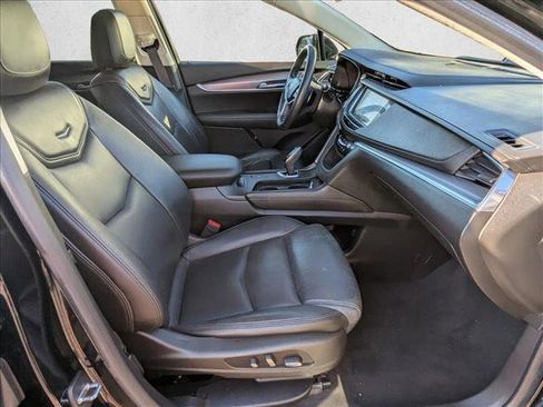 Used 2017 Cadillac XT5 Luxury image 21