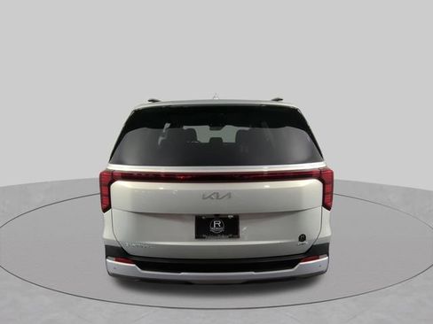 Used 2025 Kia Carnival EX FWD image 15