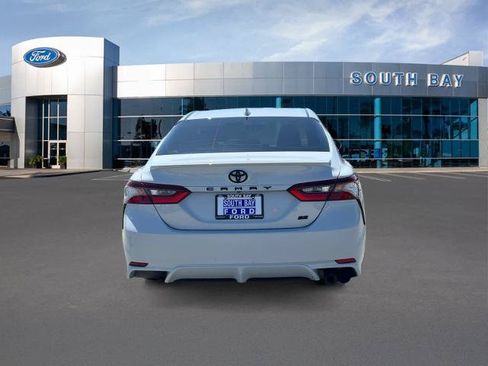 Used 2022 Toyota Camry SE FWD image 4