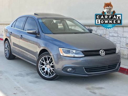 Used 2013 Volkswagen Jetta SEL FWD image 1