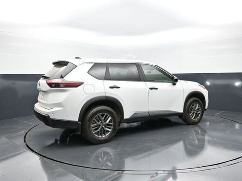 Certified 2025 Nissan Rogue S FWD image 7