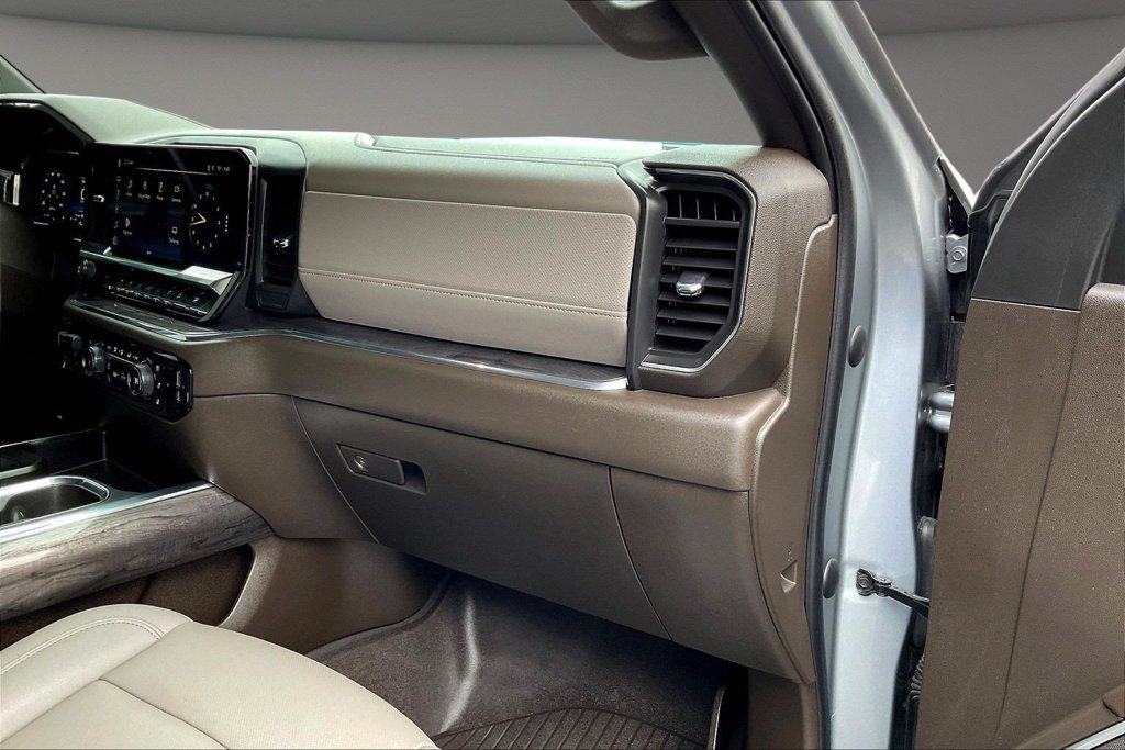 Used 2023 Chevrolet Silverado 1500 LTZ AWD/4WD image 30