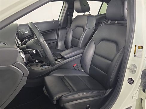 Used 2018 Mercedes-Benz GLA 250 image 16