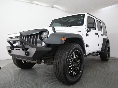 Used 2016 Jeep Wrangler Unlimited Sport w/ Quick Order Package 24S AWD/4WD image 3