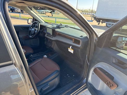 Used 2022 Ford Maverick Lariat w/ Lariat Luxury Package image 14