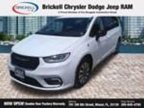 Used 2024 Chrysler Pacifica Limited FWD image 22