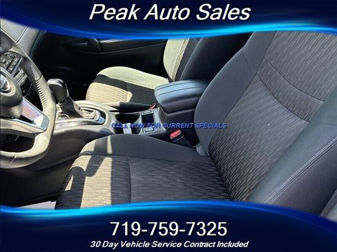 Used 2018 Nissan Rogue SV AWD/4WD image 10