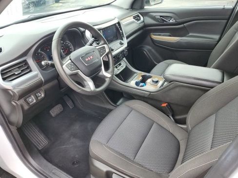 Used 2023 GMC Acadia SLE image 7