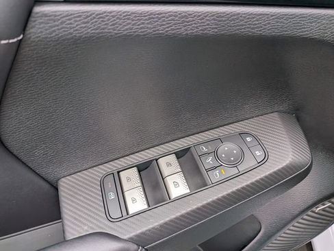 New 2026 Mitsubishi Outlander SE image 13