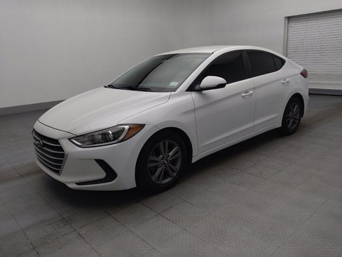 Used 2018 Hyundai Elantra SEL FWD image 2